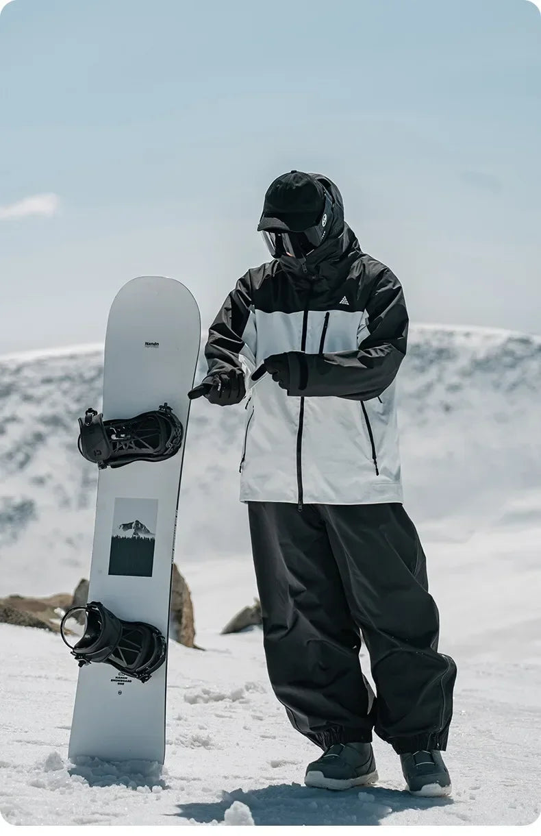 Baggy snow pants