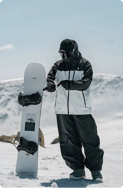 Baggy snow pants