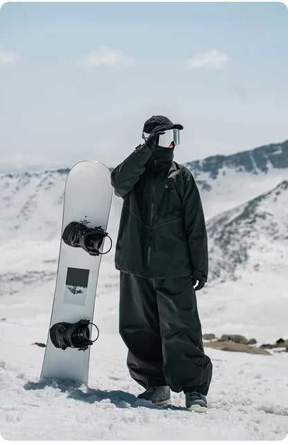 Baggy snow pants